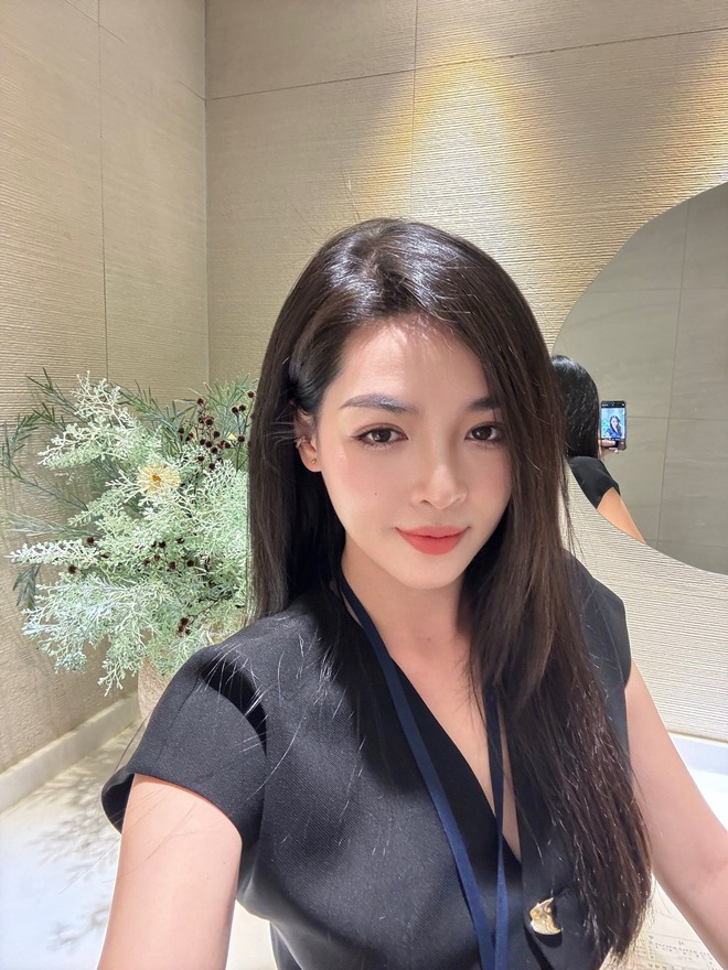 Cô gái “thay đầu” thành công nhất Việt Nam: Nhan sắc khiến hoa cũng phải ghen, style đẹp không có điểm chê- Ảnh 4. Cô gái “thay đầu” thành công nhất Việt Nam: Nhan sắc khiến hoa cũng phải ghen, style đẹp không có điểm chê- Ảnh 4.