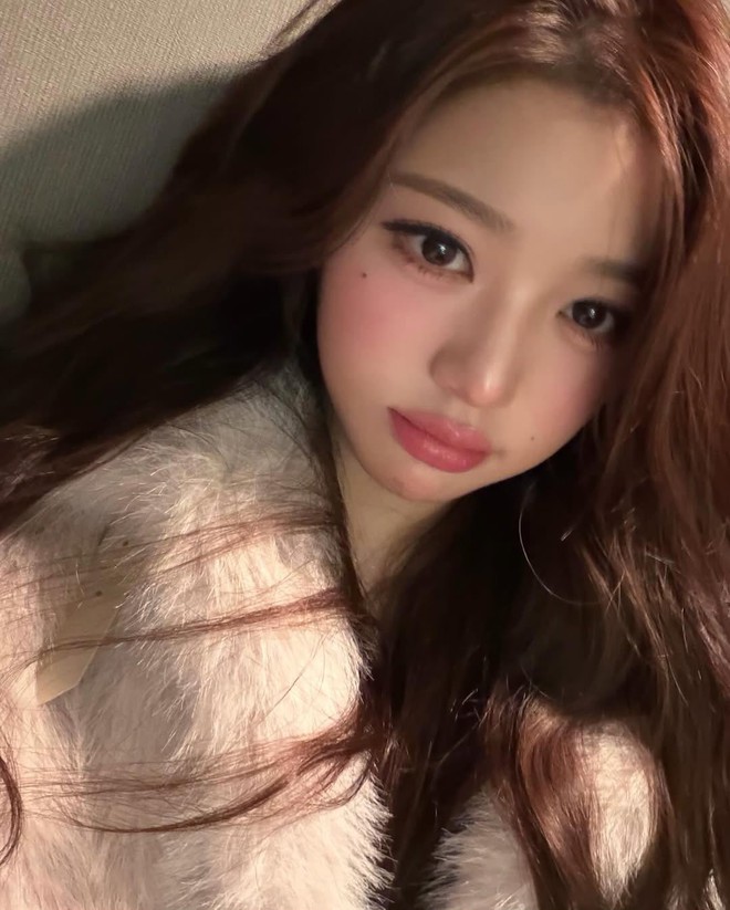 Đôi môi bất thường của Jang Wonyoung - Ảnh 16.