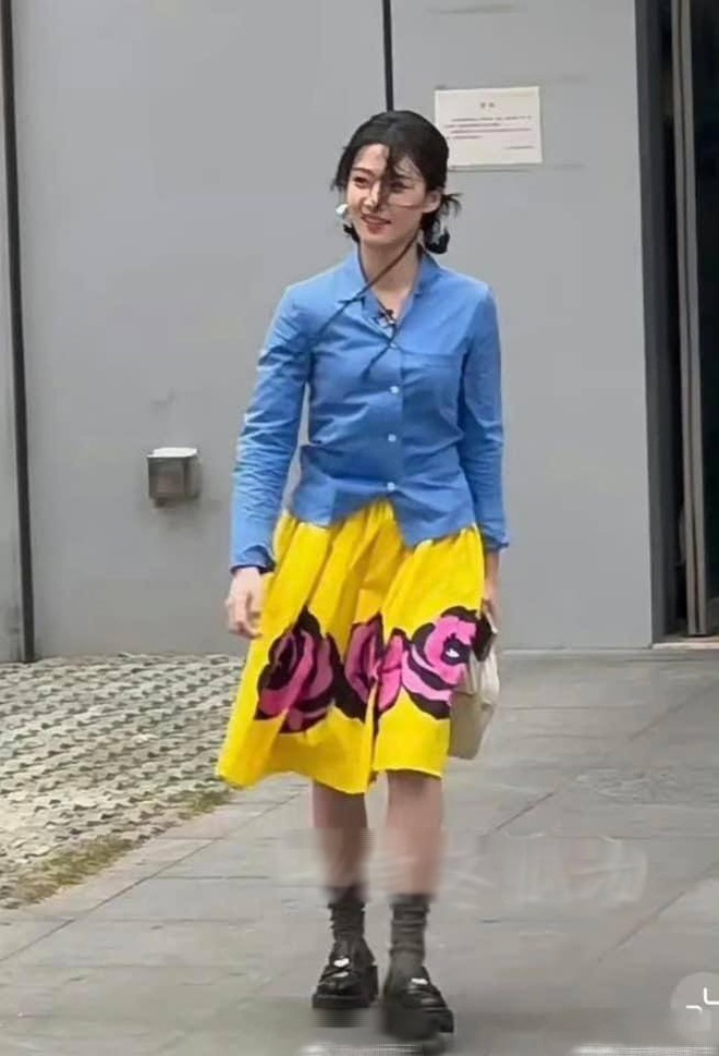 Mỹ nhân lôi thôi nhất showbiz đã thoát kiếp mặc xấu- Ảnh 4.