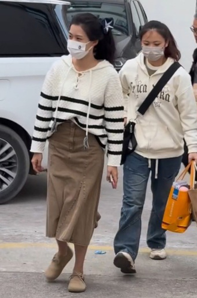 Mỹ nhân lôi thôi nhất showbiz đã thoát kiếp mặc xấu- Ảnh 3.