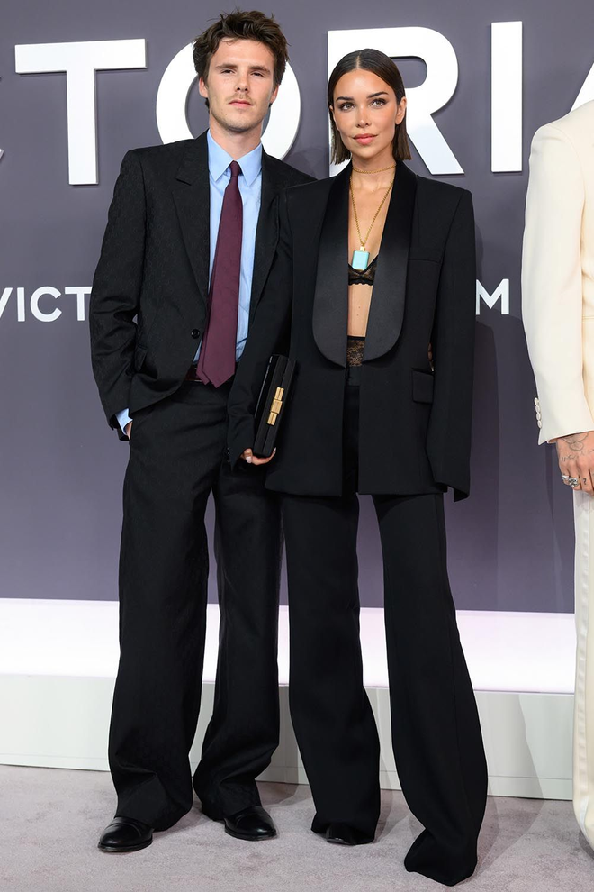 Con dâu út tương lai nhà Beckham bị chê già, ngoại hình như sinh đôi với mẹ chồng Victoria- Ảnh 3.