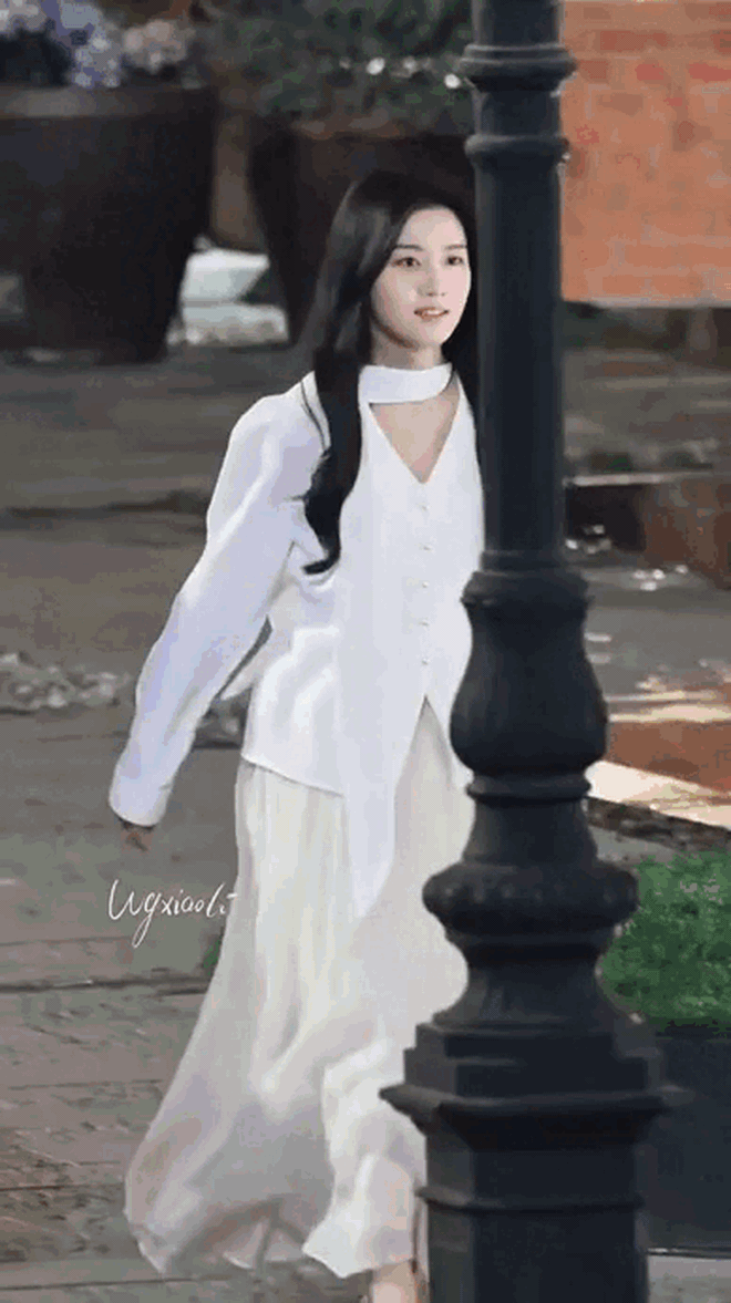 Mỹ nhân lôi thôi nhất showbiz đã thoát kiếp mặc xấu- Ảnh 6.