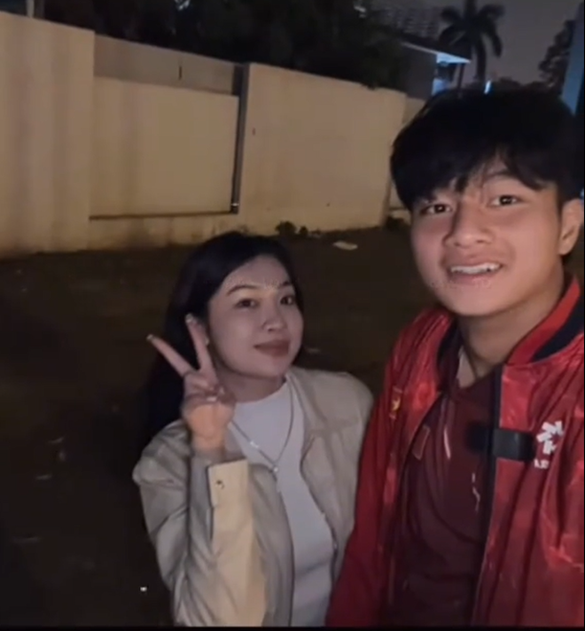 Thủ môn hotboy Cao Văn Bình U23 Việt Nam đã có bạn gái xinh xắn, tình cảm cỡ này, hội fangirl "bít cửa"- Ảnh 5.
