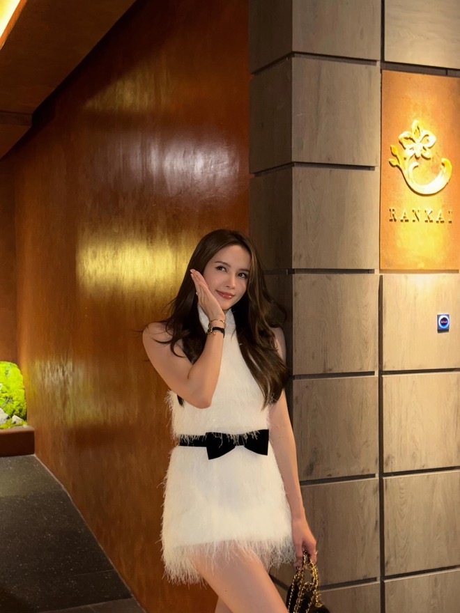 Vật nhỏ trên tay Thiều Bảo Trâm được dân mạng truy lùng- Ảnh 8.