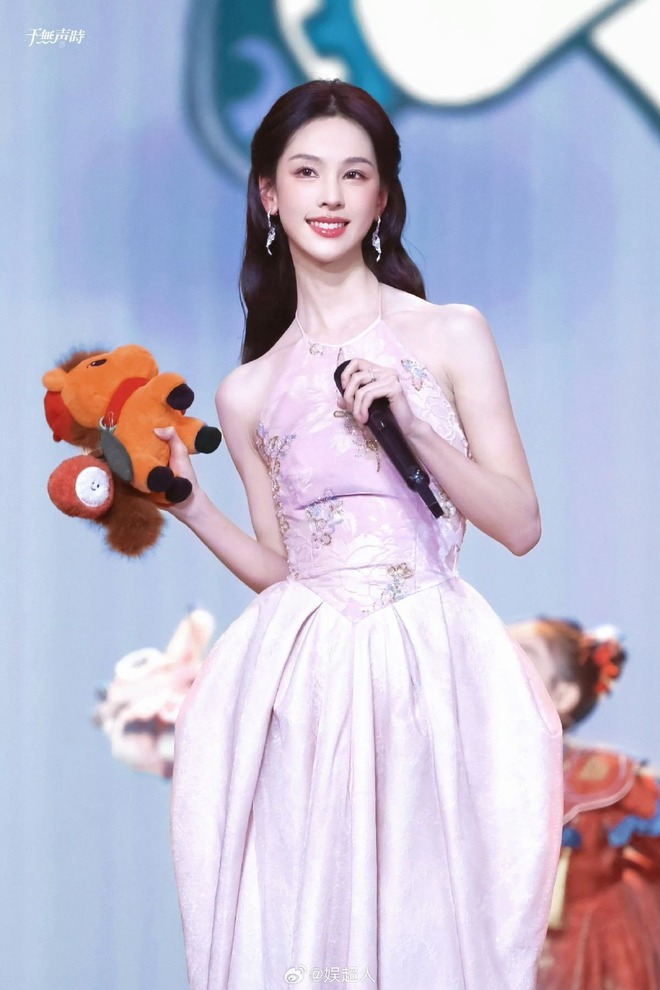 Cả showbiz chỉ có 1 mỹ nhân “thân nữ nhi, khí chất quân tử”: Gây sốt khi lăng xê local brand Việt trước thế giới- Ảnh 3.