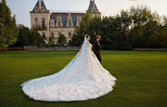 Tin mật showbiz: "Anh sếp" và nàng thơ gen Z rạn nứt, chiến tranh lạnh gần nửa tháng qua?- Ảnh 6.