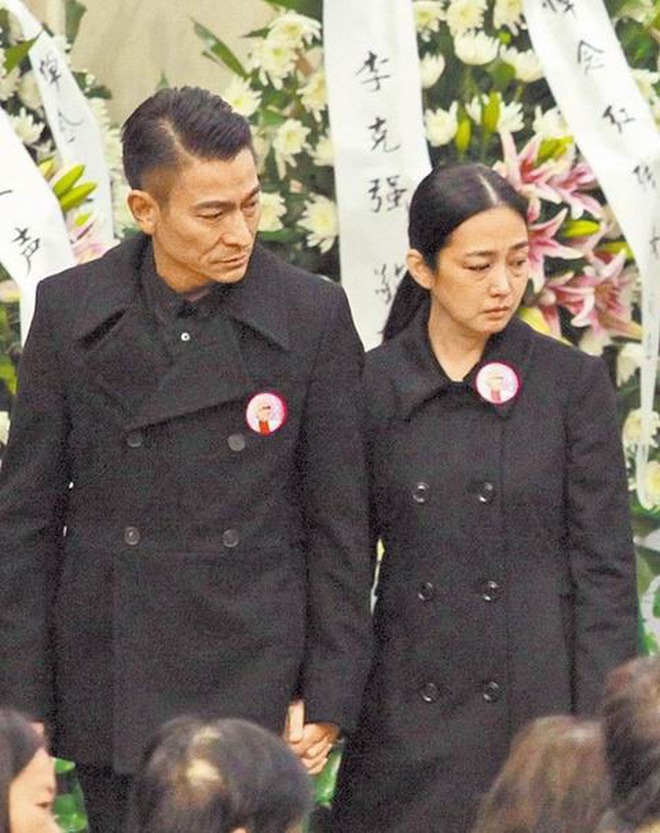 Tiểu thư tập đoàn lớn thứ 5 cả nước cũng có lúc "khốn khổ" thế này: Chui gầm ôtô hẹn hò nam thần showbiz!- Ảnh 6. Tiểu thư tập đoàn lớn thứ 5 cả nước cũng có lúc "khốn khổ" thế này: Chui gầm ôtô hẹn hò nam thần showbiz!- Ảnh 6.