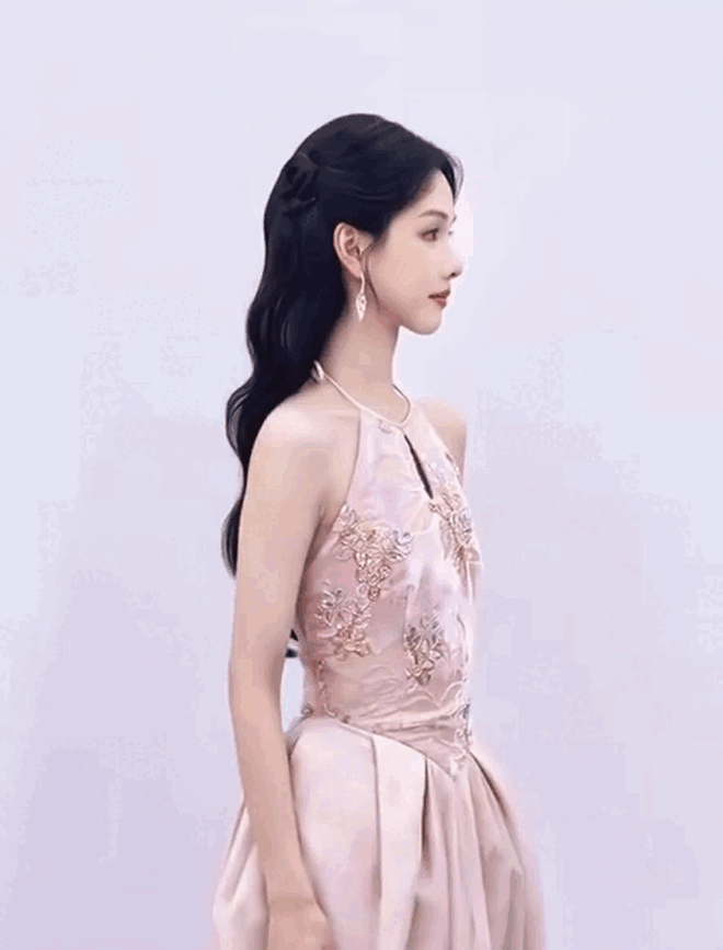 Cả showbiz chỉ có 1 mỹ nhân “thân nữ nhi, khí chất quân tử”: Gây sốt khi lăng xê local brand Việt trước thế giới- Ảnh 2.