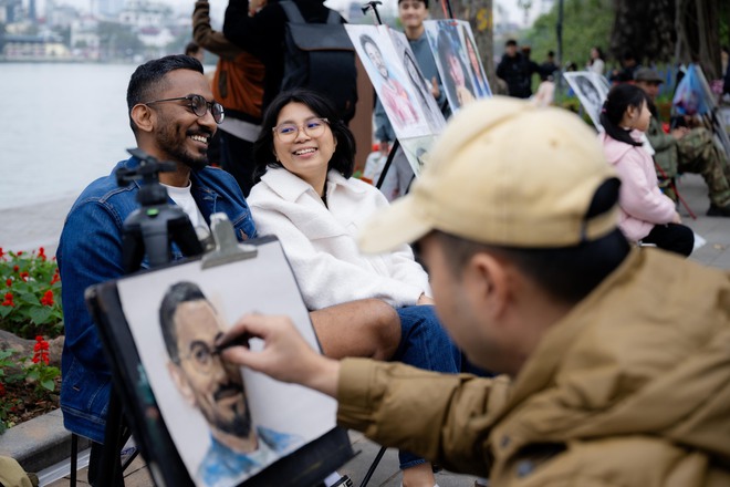 Một dịch vụ ở Hồ Gươm hốt bạc dịp Tết dương lịch, ung dung "đút túi" 3 triệu mỗi ngày- Ảnh 10.