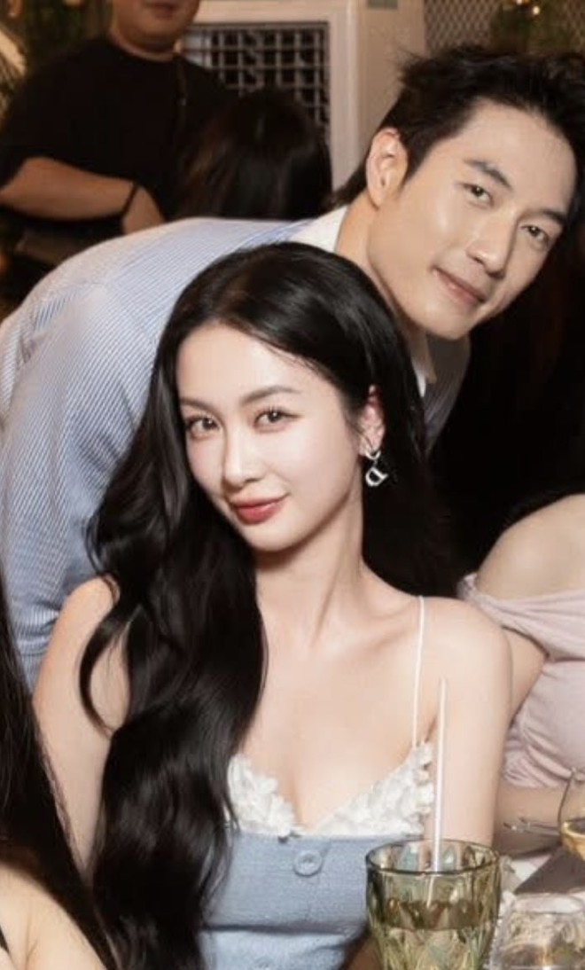 Drama tình ái mở bát đầu năm: Cặp Vbiz vướng tin đã toang, gái xinh nghi đã có tình trẻ- Ảnh 3. Drama tình ái mở bát đầu năm: Cặp Vbiz vướng tin đã toang, gái xinh nghi đã có tình trẻ- Ảnh 3.