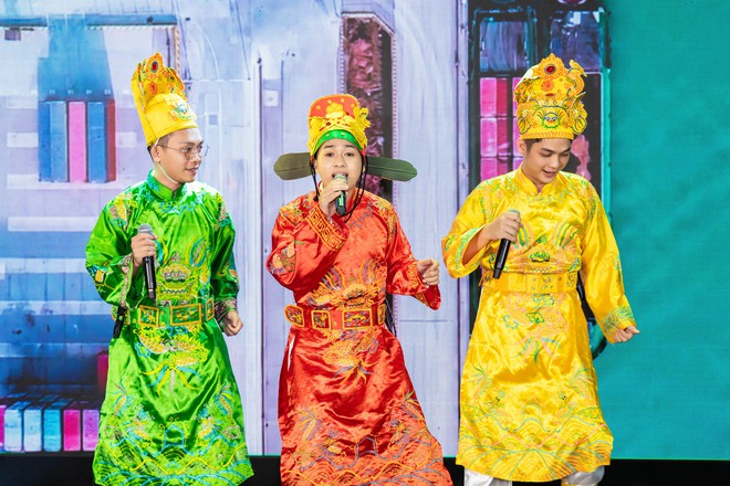 Hoá “Táo Quân”, trình diễn như sao hạng A trong tiệc tất niên công ty- Ảnh 12. Hoá “Táo Quân”, trình diễn như sao hạng A trong tiệc tất niên công ty- Ảnh 12.