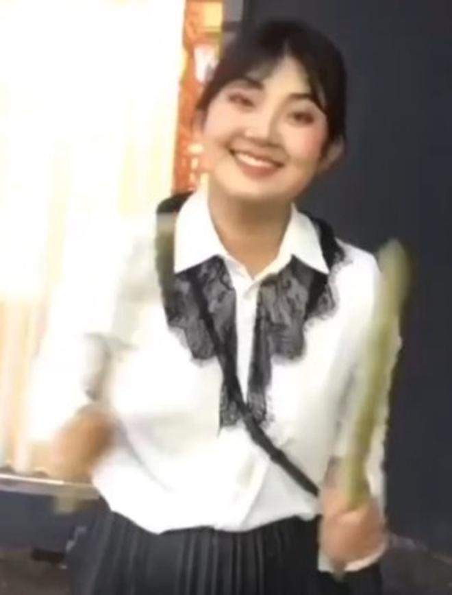 Phát sợ với cơ thể gầy trơ xương, héo mòn của con gái "nữ diễn viên quốc dân"- Ảnh 7.