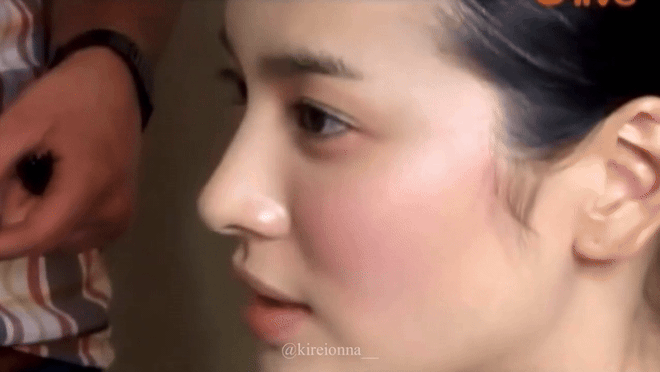 Clip toàn góc hiểm vẫn không dìm được Song Hye Kyo: Chiếc mũi trứ danh không có milimet nào xấu- Ảnh 1.