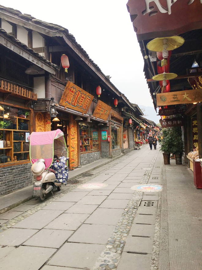 Khách Việt bị giữ lại ở sân bay Trung Quốc, phải mở tung vali để kiểm tra, nguyên nhân từ một vật quen thuộc- Ảnh 2. Khách Việt bị giữ lại ở sân bay Trung Quốc, phải mở tung vali để kiểm tra, nguyên nhân từ một vật quen thuộc- Ảnh 2.