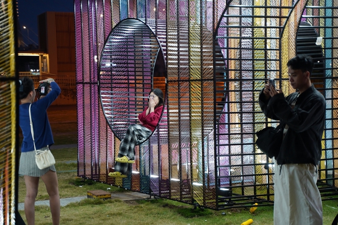 Tòa nhà cao thứ 3 TP.HCM lập tức soán ngôi đông khách nhất dịp lễ nhờ tung vườn hoa Tết khổng lồ- Ảnh 10.