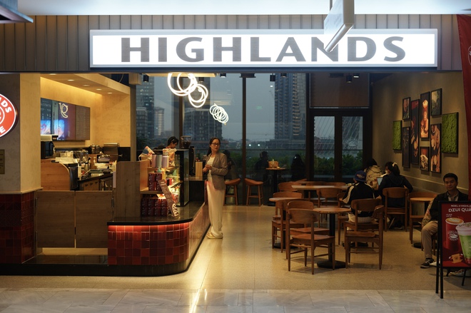 Tòa nhà cao thứ 3 TP.HCM lập tức soán ngôi đông khách nhất dịp lễ nhờ tung vườn hoa Tết khổng lồ- Ảnh 25.