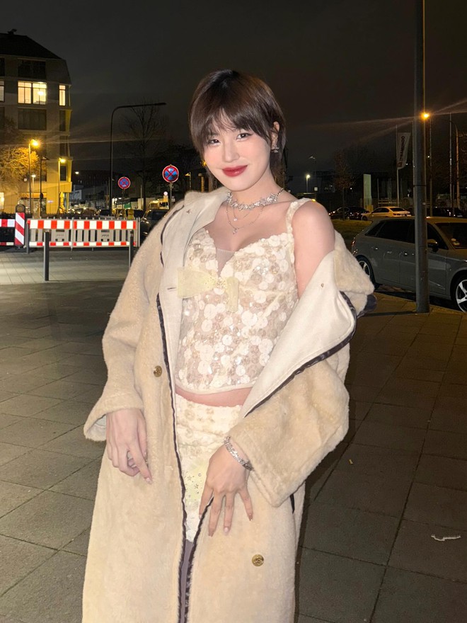 Tóm dính cặp sao Việt hẹn hò, 1 bức ảnh riêng tư gây náo loạn mạng xã hội- Ảnh 5. Tóm dính cặp sao Việt hẹn hò, 1 bức ảnh riêng tư gây náo loạn mạng xã hội- Ảnh 5.