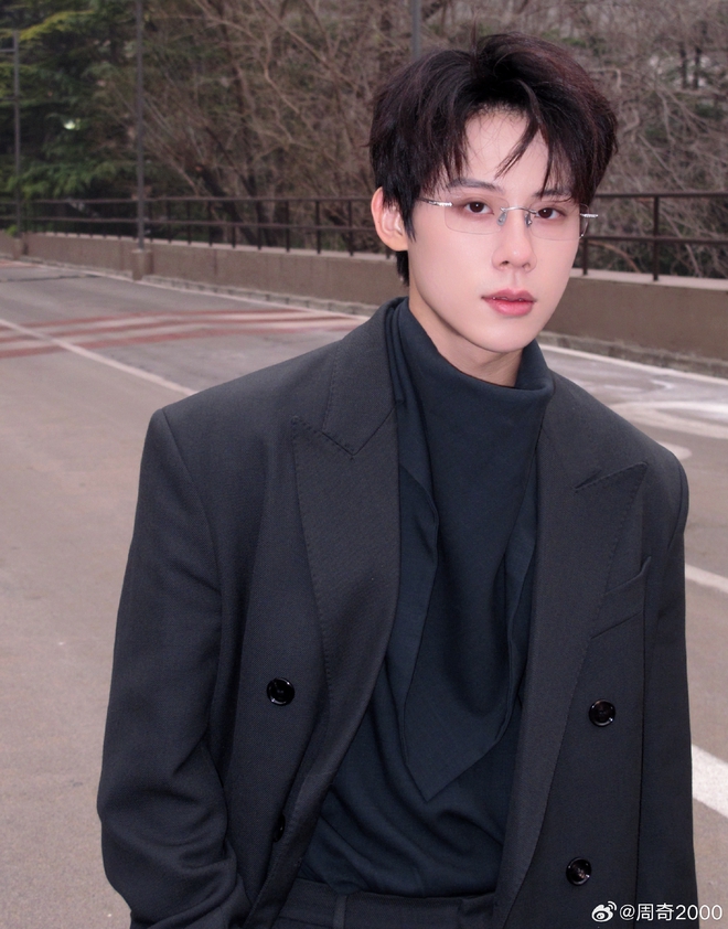 1 cặp sao hôm qua mới lộ clip hẹn hò ở nhà riêng, hôm nay nhà gái đã tuyên bố "đường ai nấy đi"- Ảnh 4.