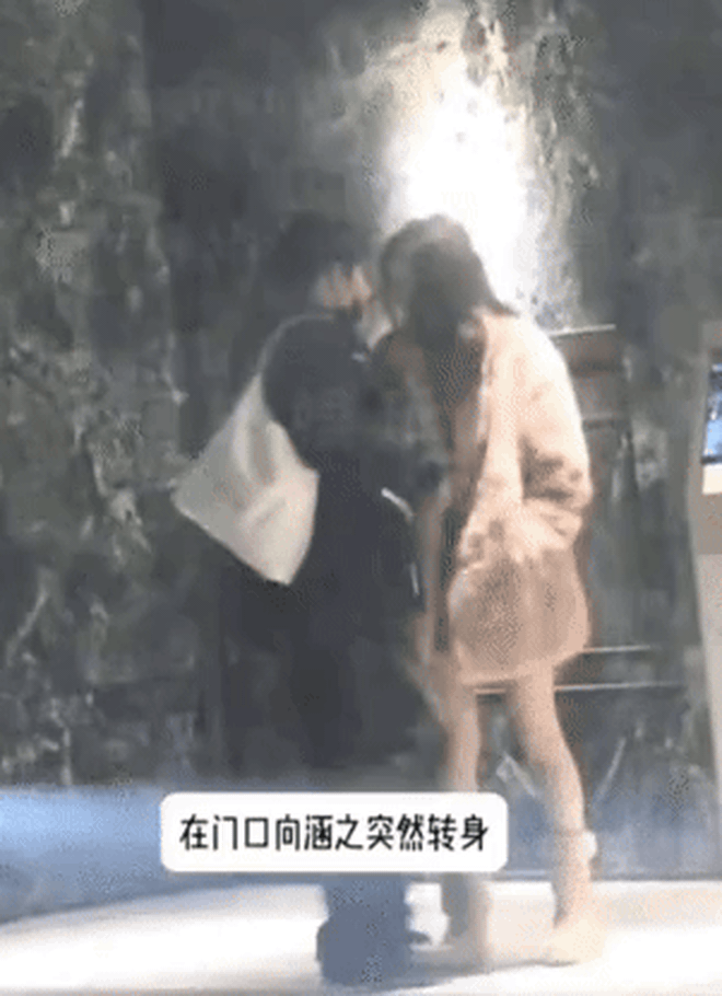 1 cặp sao hôm qua mới lộ clip hẹn hò ở nhà riêng, hôm nay nhà gái đã tuyên bố "đường ai nấy đi"- Ảnh 2.