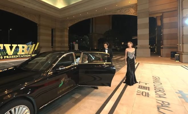 Thảm đỏ đi 1 lần "3 đời sau còn sợ": Nghệ sĩ bị nhồi nhét ná thở, cả trăm người có đúng 2 cái micro- Ảnh 3.