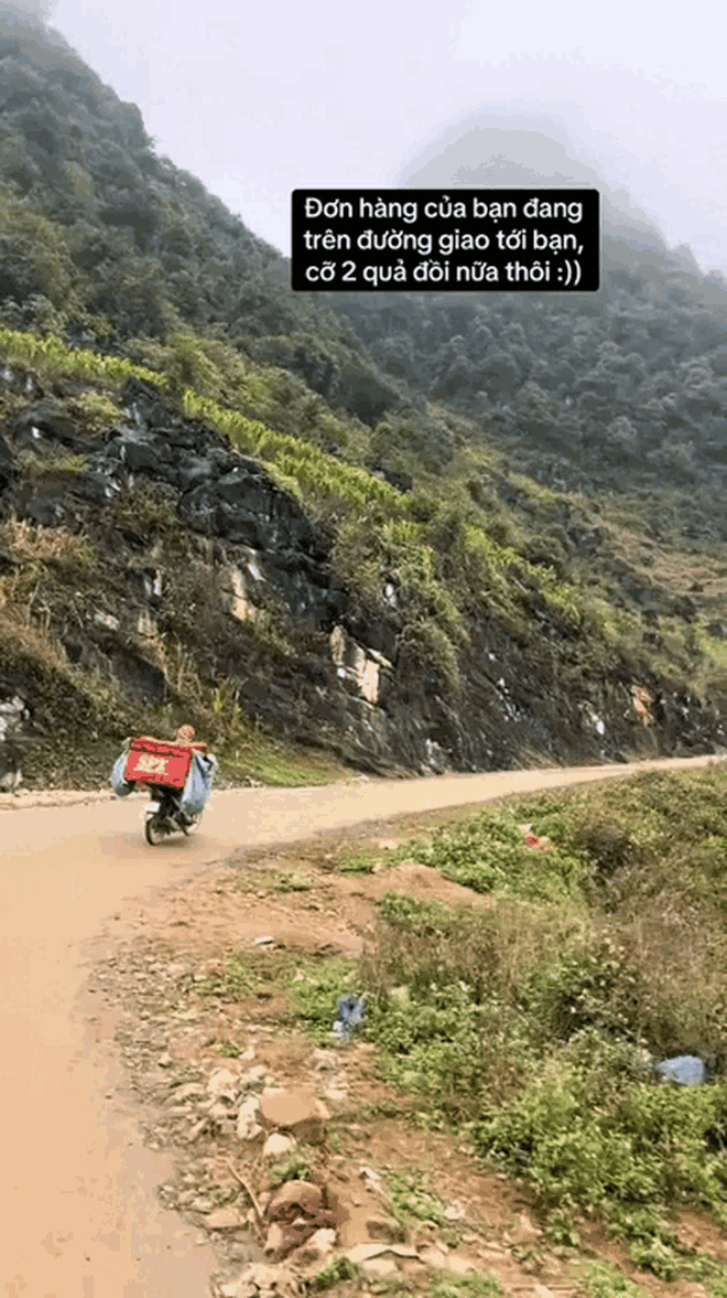 Shipper khổ nhất Việt Nam, cả nước gọi 2 tiếng: Sư phụ!- Ảnh 1. Shipper khổ nhất Việt Nam, cả nước gọi 2 tiếng: Sư phụ!- Ảnh 1.