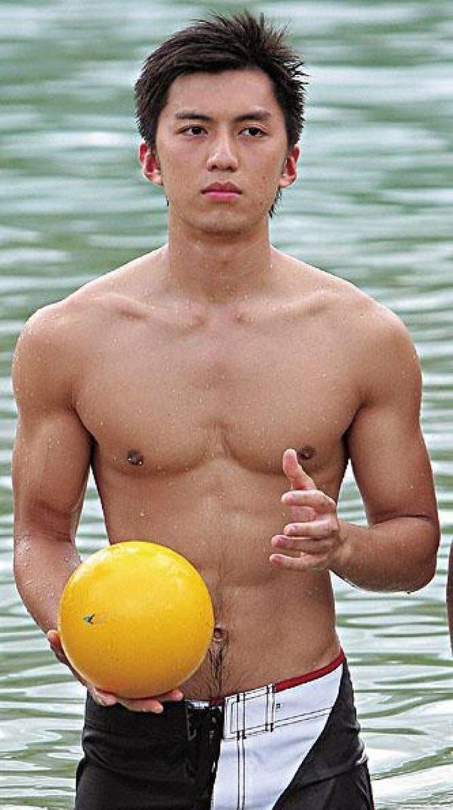 Nam vương lấy con gái rượu đại gia, hứa "ở cạnh nhau tới chết" liền được cha vợ tặng biệt thự trăm tỷ- Ảnh 2. Nam vương lấy con gái rượu đại gia, hứa "ở cạnh nhau tới chết" liền được cha vợ tặng biệt thự trăm tỷ- Ảnh 2.