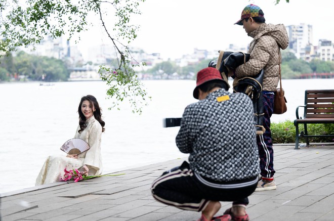 Hội nàng thơ Hà Nội vượt rét sâu đi chụp áo dài, "mặc kệ" cái lạnh co ro- Ảnh 18. Hội nàng thơ Hà Nội vượt rét sâu đi chụp áo dài, "mặc kệ" cái lạnh co ro- Ảnh 18.