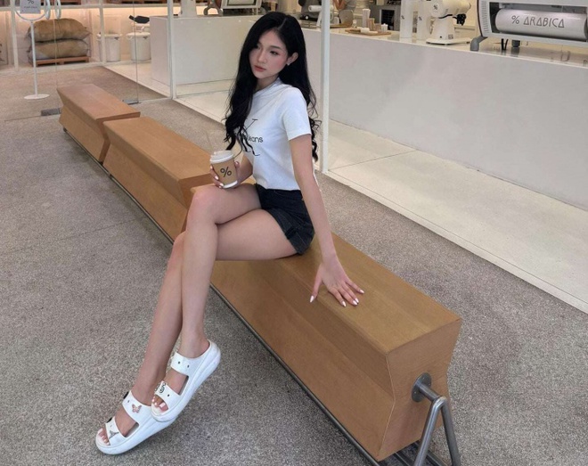 Lan truyền loạt ảnh thủ môn hotboy U23 Việt Nam Trần Trung Kiên tình tứ bên bạn gái tin đồn, visual "đàng gái" gây sốt- Ảnh 6. Lan truyền loạt ảnh thủ môn hotboy U23 Việt Nam Trần Trung Kiên tình tứ bên bạn gái tin đồn, visual "đàng gái" gây sốt- Ảnh 6.