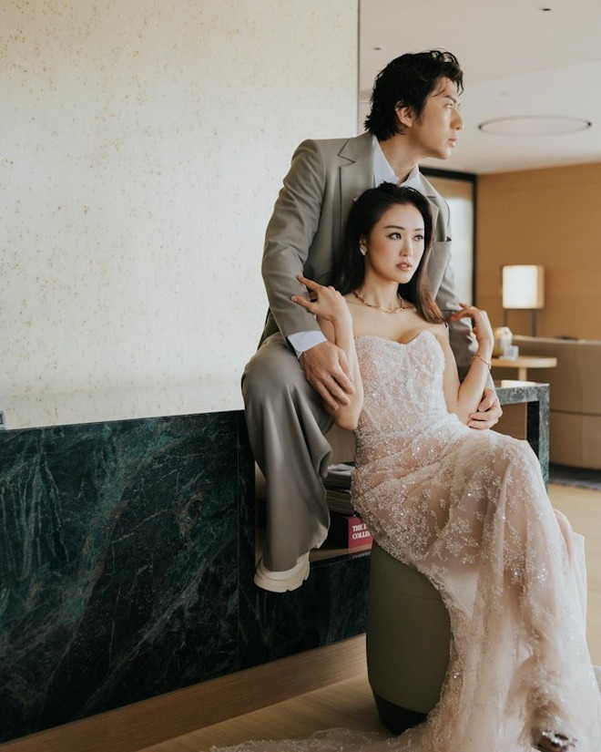 Nam vương lấy con gái rượu đại gia, hứa "ở cạnh nhau tới chết" liền được cha vợ tặng biệt thự trăm tỷ- Ảnh 6. Nam vương lấy con gái rượu đại gia, hứa "ở cạnh nhau tới chết" liền được cha vợ tặng biệt thự trăm tỷ- Ảnh 6.