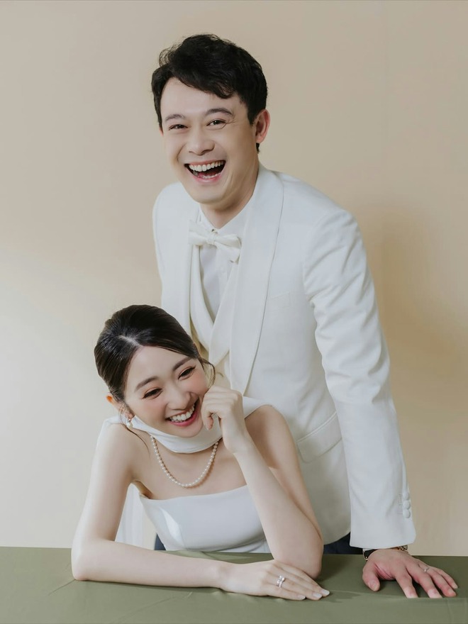 Mỹ nhân khiến tình cũ cạo đầu đi tu đã sinh con gái đầu lòng, làm đám cưới với CEO 3 tập đoàn tối qua- Ảnh 8. Mỹ nhân khiến tình cũ cạo đầu đi tu đã sinh con gái đầu lòng, làm đám cưới với CEO 3 tập đoàn tối qua- Ảnh 8.