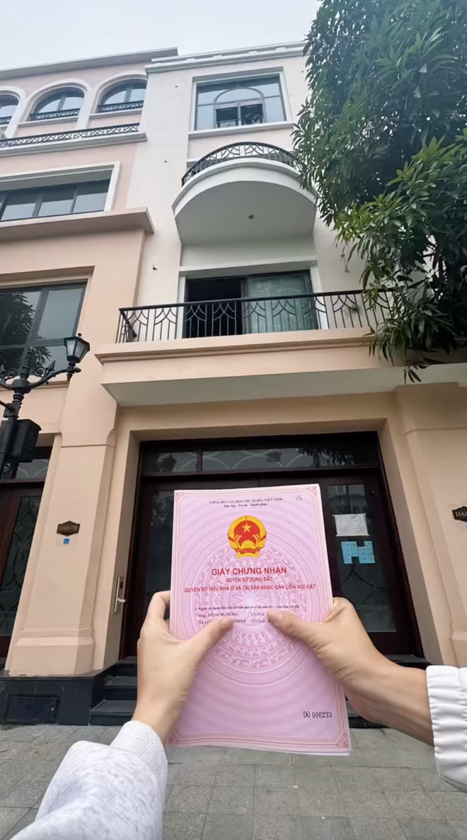 Tuyển thủ Việt Nam mở màn 2026 mỹ mãn: Xây biệt thự mấy chục tỷ, đón con gái cưng chào đời- Ảnh 5. Tuyển thủ Việt Nam mở màn 2026 mỹ mãn: Xây biệt thự mấy chục tỷ, đón con gái cưng chào đời- Ảnh 5.