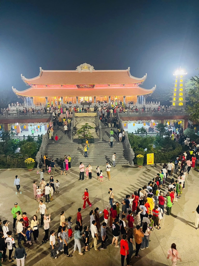 10 địa điểm chụp ảnh Tết miễn phí đang gây bão tại TP.HCM, vừa cổ kính lại đẹp tựa phim trường- Ảnh 6.