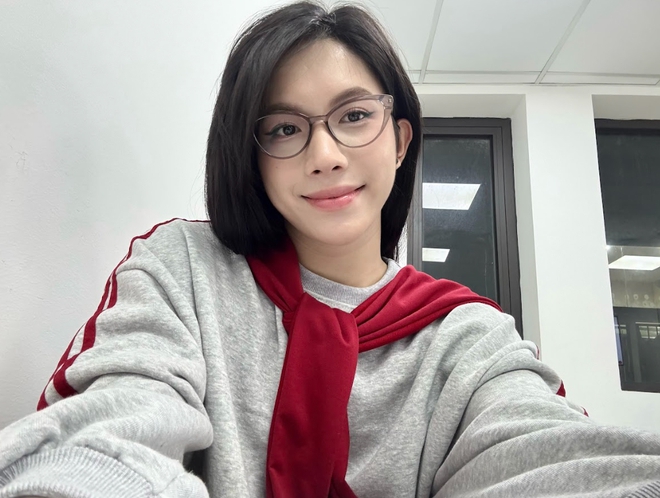 Choáng: 1 Á vương quê Nghệ An xác nhận chuyển giới, khóc khi nhìn vào gương sau 3 lần phẫu thuật- Ảnh 7. Choáng: 1 Á vương quê Nghệ An xác nhận chuyển giới, khóc khi nhìn vào gương sau 3 lần phẫu thuật- Ảnh 7.