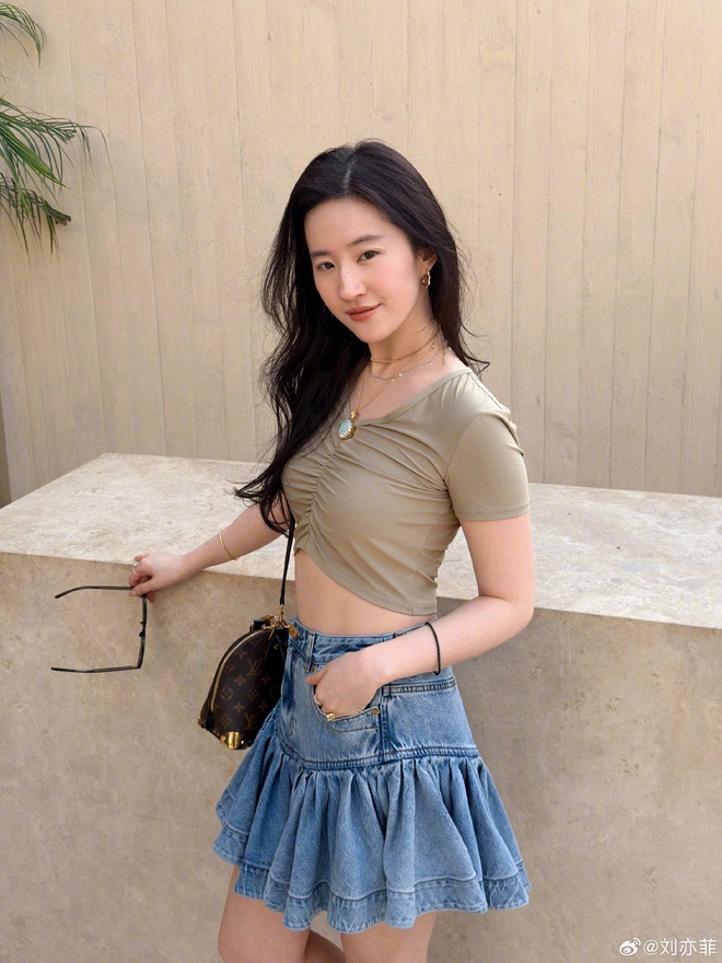 Khó tin nổi đây là gương mặt thật của Lưu Diệc Phi- Ảnh 6.