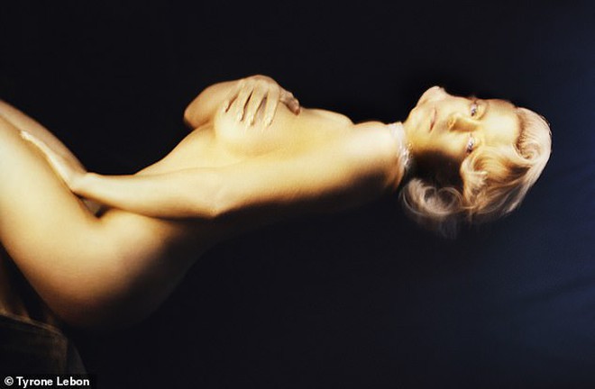 "Bom sex" Sydney Sweeney tung bộ ảnh khoả thân cực nóng bỏng hậu tin đồn hẹn hò sao AC Milan- Ảnh 2.