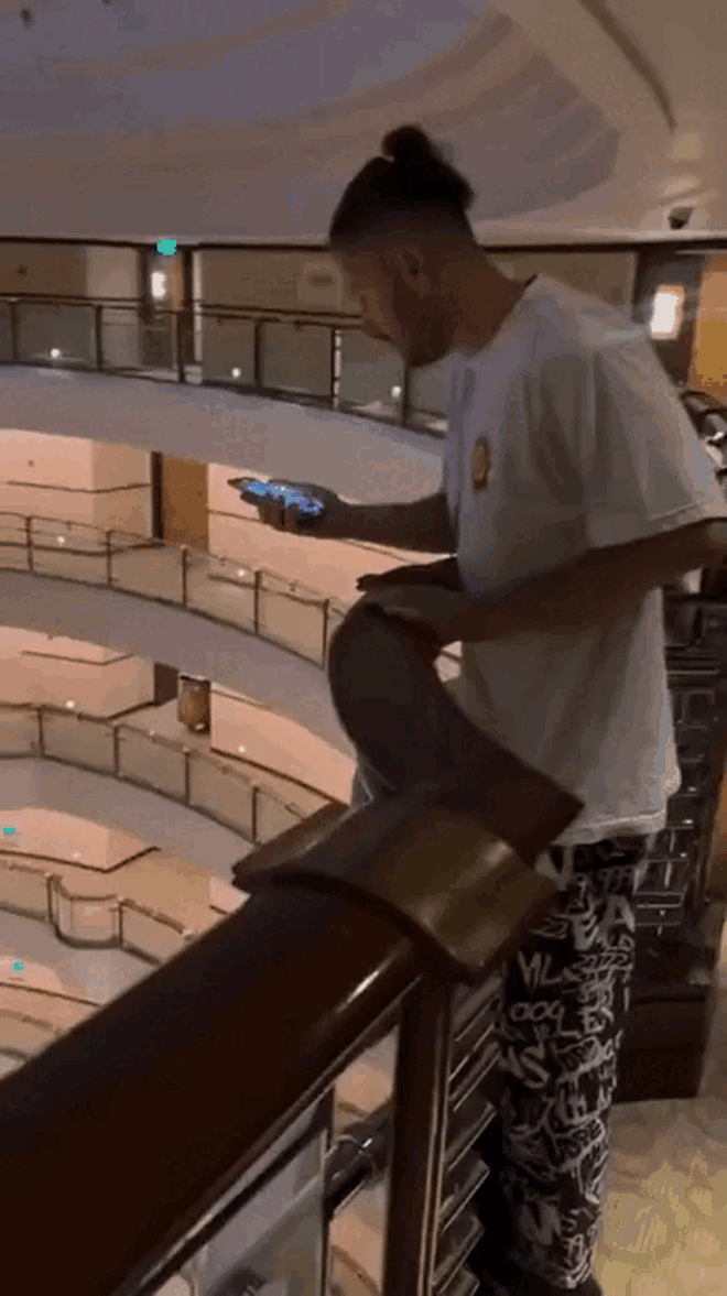 Cảnh tượng ở Trung Quốc khiến tỷ người thấy "khó thở"- Ảnh 1. Cảnh tượng ở Trung Quốc khiến tỷ người thấy "khó thở"- Ảnh 1.