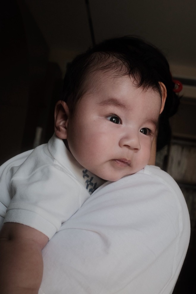 Bé Panda - quý tử nhà MC Mai Ngọc: Chú bé siêu trộm vía, cứng cáp và bụ bẫm với đôi mắt biết cười- Ảnh 20.