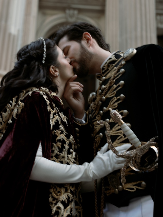 Nữ thần âm nhạc LMHT Worlds lên xe hoa cùng sếp lớn T1, ảnh cưới gây bão MXH vì visual đẹp xuất sắc!- Ảnh 4. Nữ thần âm nhạc LMHT Worlds lên xe hoa cùng sếp lớn T1, ảnh cưới gây bão MXH vì visual đẹp xuất sắc!- Ảnh 4.