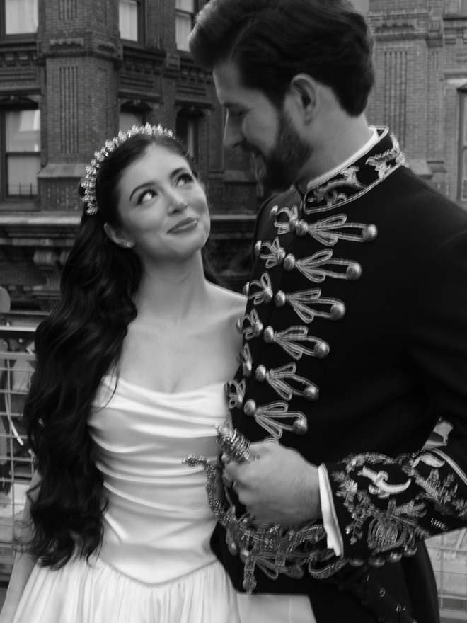 Nữ thần âm nhạc LMHT Worlds lên xe hoa cùng sếp lớn T1, ảnh cưới gây bão MXH vì visual đẹp xuất sắc!- Ảnh 8. Nữ thần âm nhạc LMHT Worlds lên xe hoa cùng sếp lớn T1, ảnh cưới gây bão MXH vì visual đẹp xuất sắc!- Ảnh 8.