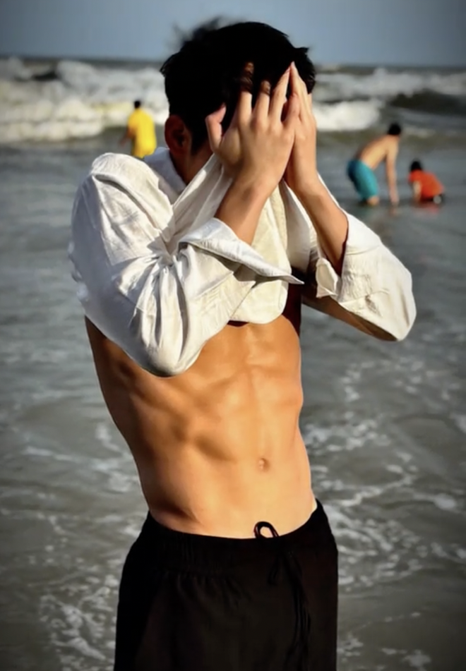 Viral loạt ảnh đời thường của Quang Thuấn - nam thần bơi lội thế hệ mới, 19 tuổi được thăng quân hàm gây sốt MXH- Ảnh 2. Viral loạt ảnh đời thường của Quang Thuấn - nam thần bơi lội thế hệ mới, 19 tuổi được thăng quân hàm gây sốt MXH- Ảnh 2.