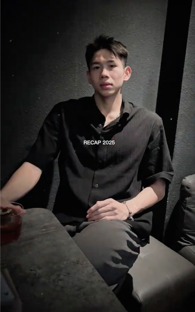 Viral loạt ảnh đời thường của Quang Thuấn - nam thần bơi lội thế hệ mới, 19 tuổi được thăng quân hàm gây sốt MXH- Ảnh 12. Viral loạt ảnh đời thường của Quang Thuấn - nam thần bơi lội thế hệ mới, 19 tuổi được thăng quân hàm gây sốt MXH- Ảnh 12.