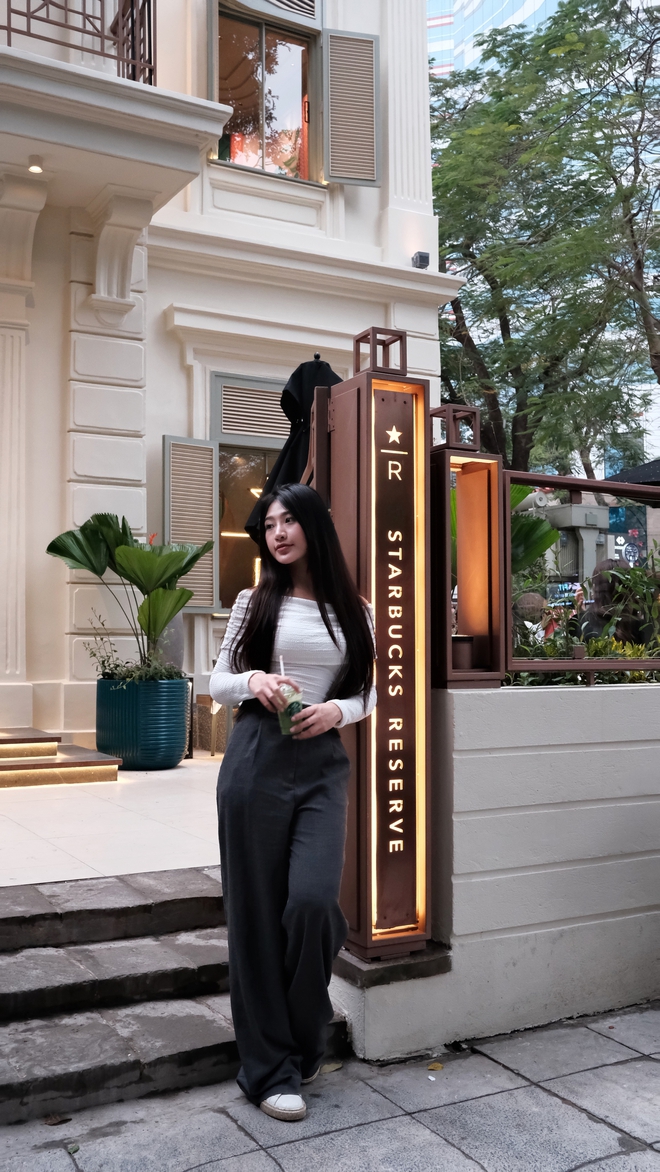 Starbucks "ôm" loạt vị trí vàng tỷ đồng - ván cược mặt bằng tại Việt Nam- Ảnh 3.
