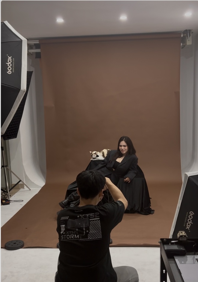 Dẫn thú cưng đến studio chuyên nghiệp, chụp ảnh chân dung ăn Tết: Dịch vụ đang hot, giá cả ra sao?- Ảnh 16.