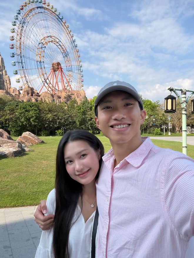 Đoàn Văn Hậu lần làm một chuyện cho Doãn Hải My, khoảnh khắc vô tình hé lộ cuộc sống hôn nhân- Ảnh 3. Đoàn Văn Hậu lần làm một chuyện cho Doãn Hải My, khoảnh khắc vô tình hé lộ cuộc sống hôn nhân- Ảnh 3.