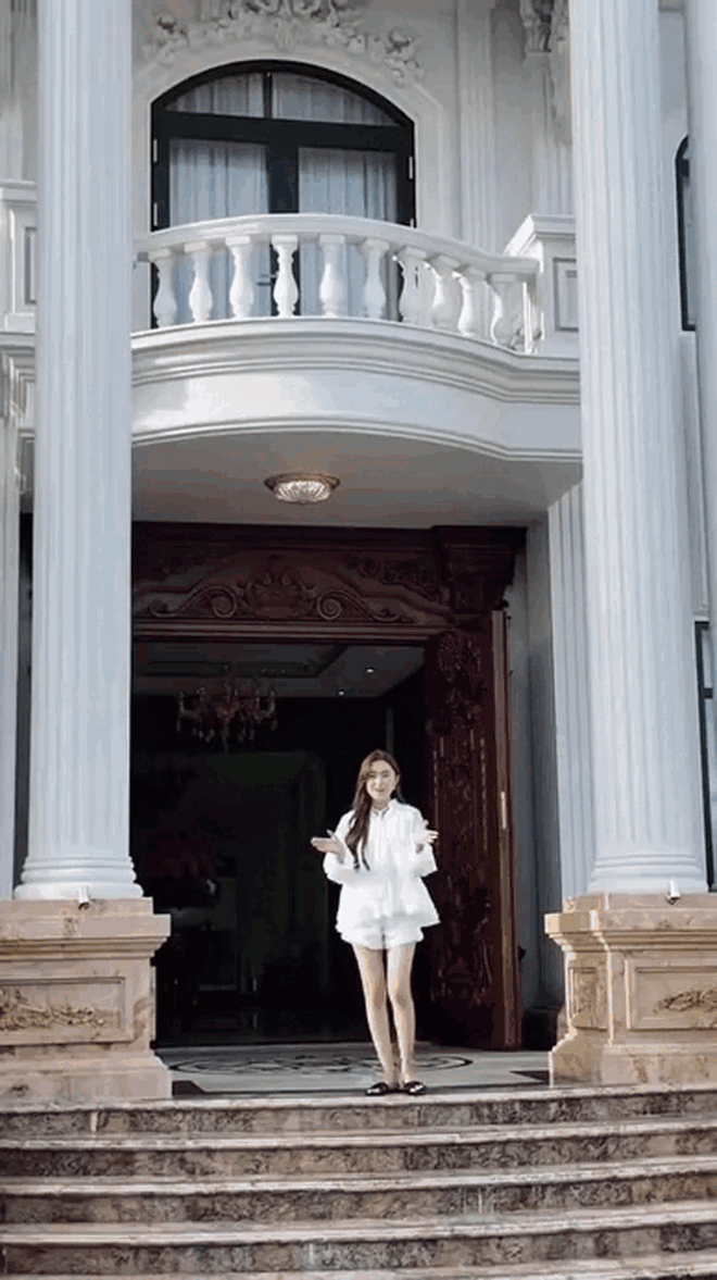 Sáng nhất Bạc Liêu: Nàng dâu miền Tây quay cận cảnh "lâu đài trắng" nhà chồng, xem mà nghẹt thở- Ảnh 2.