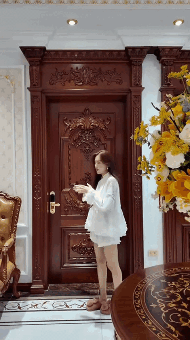 Sáng nhất Bạc Liêu: Nàng dâu miền Tây quay cận cảnh "lâu đài trắng" nhà chồng, xem mà nghẹt thở- Ảnh 8.