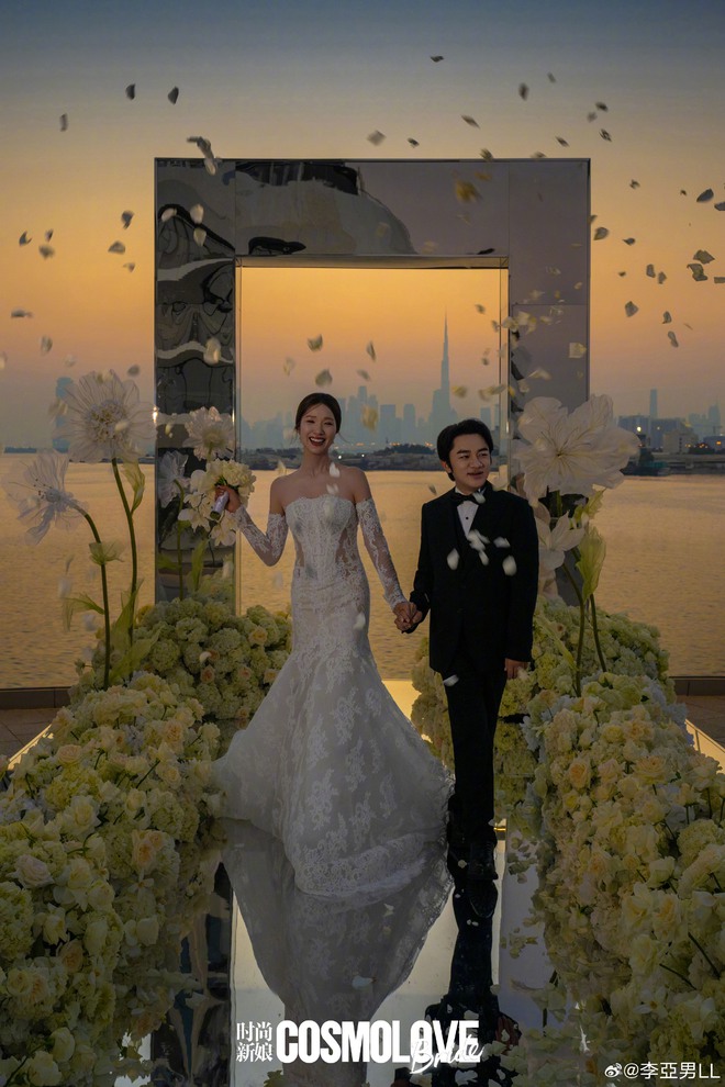 Hoa hậu bất chấp cưới "chú lùn showbiz": Được chồng sang tên tài sản trăm tỷ, tặng biệt thự khắp cả nước- Ảnh 4.