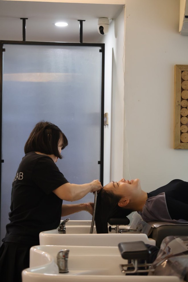 Gội đầu ở Việt Nam đỉnh như bộ môn nghệ thuật: Kỳ công, bài bản, cả thế giới không sao chép nổi- Ảnh 7.