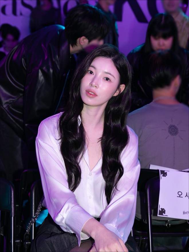 "Nữ ho&agrave;ng h&igrave;nh thể" đang g&acirc;y b&atilde;o mạng v&igrave; lột x&aacute;c xong xinh như Suzy l&agrave; ai?- Ảnh 7.