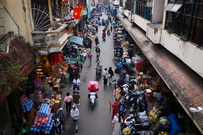 26 Tết rồi, ra mà xem Hà Nội đã đổi khác cỡ này! - Ảnh 2.